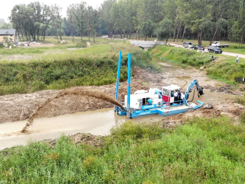 Self Propelled Amphibious Mutli-Functional Dredger (500 m3/h) for Shallow Water Area