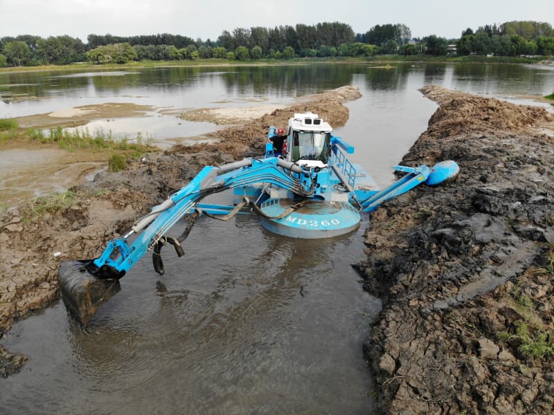 Self Propelled Amphibious Mutli-Functional Dredger (500 m3/h) for Shallow Water Area