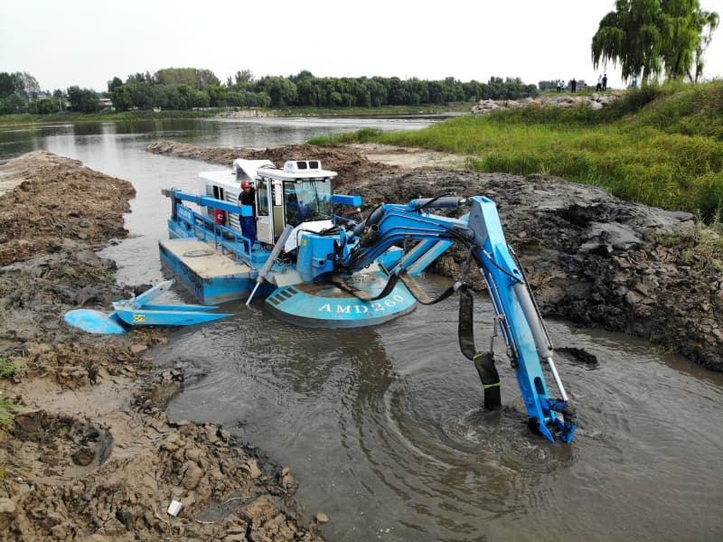 Self Propelled Amphibious Mutli-Functional Dredger (500 m3/h) for Shallow Water Area