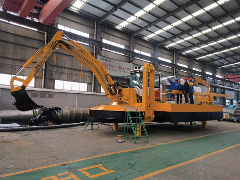 Amphibious Mutli-Functional Dredger (900 M3/h) with Suction Pump/Bucket