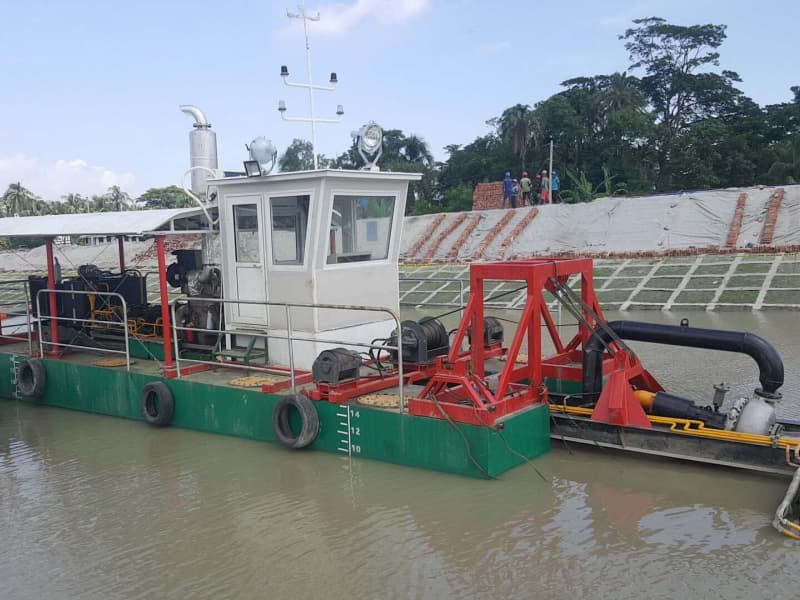 Portable Hydraulic Auger Head Suction Dredger with Submersible Pump for Pond River Dredging