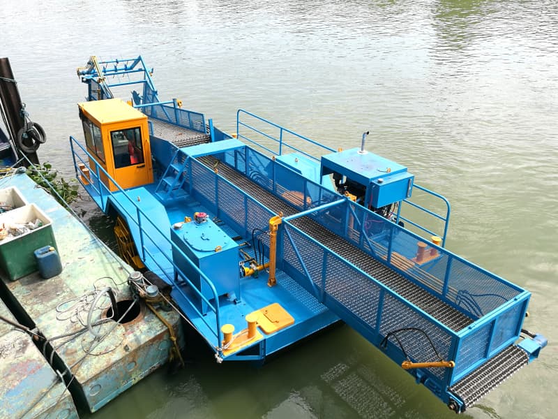 Aquatic Weed Harvester Water Cleaning Boat Trash Skimmer Boat