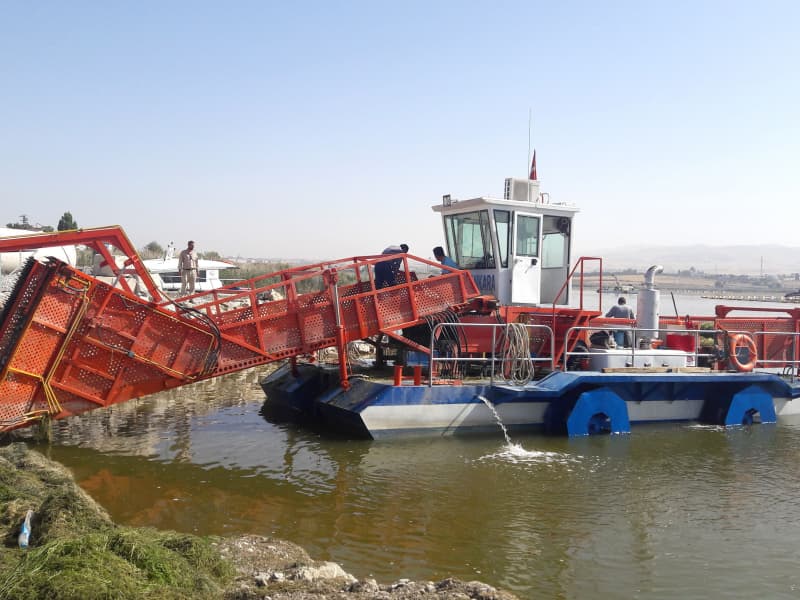 Automatic Water Cleaning Ship/ Aquatic Weed Harvester/Trash Skimmer Boat