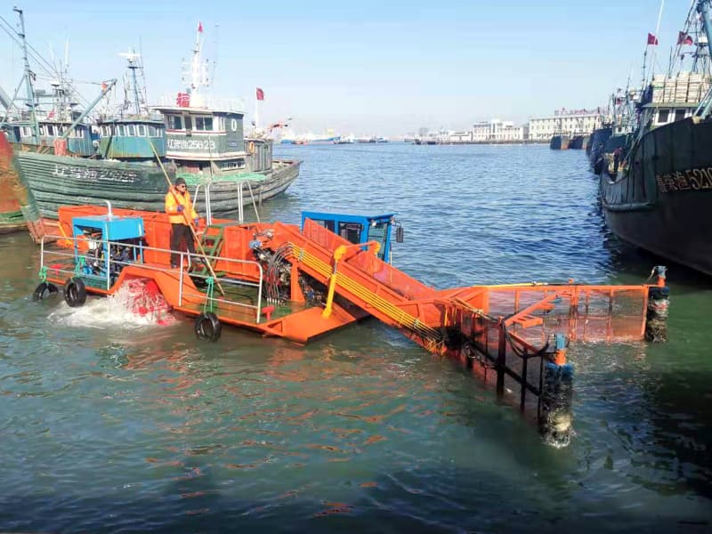 Automatic Water Cleaning Ship/ Aquatic Weed Harvester/Trash Skimmer Boat