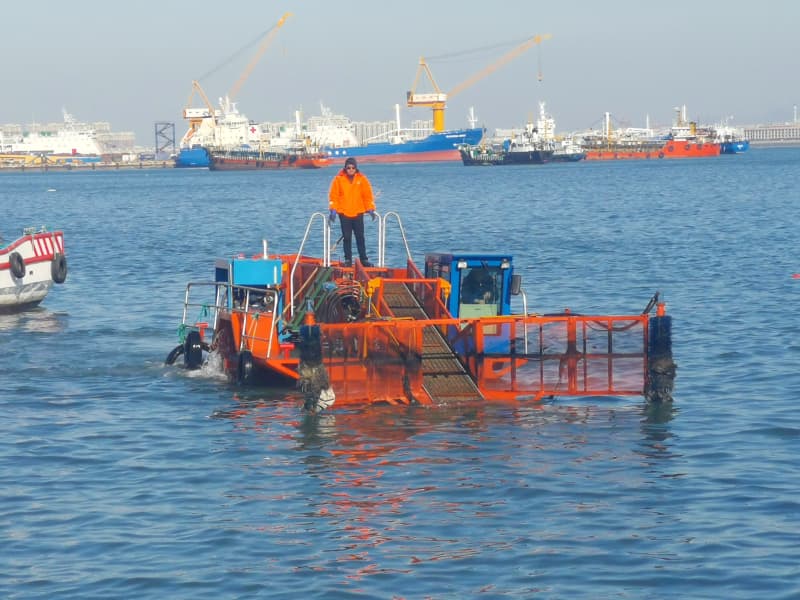 Automatic Water Cleaning Ship/ Aquatic Weed Harvester/Trash Skimmer Boat