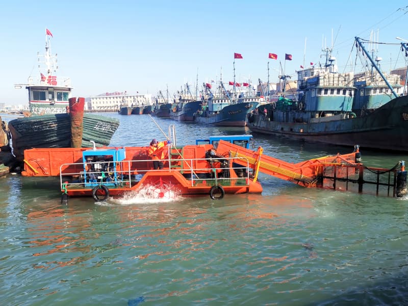 Automatic Water Cleaning Ship/ Aquatic Weed Harvester/Trash Skimmer Boat