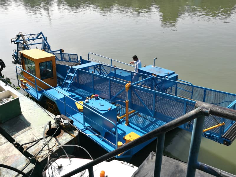 Automatic Water Cleaning Ship/ Aquatic Weed Harvester/Trash Skimmer Boat