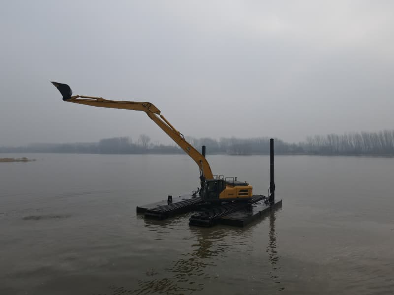 5-40T Amphibious Dredging Excavator for River Lake Port Dredging