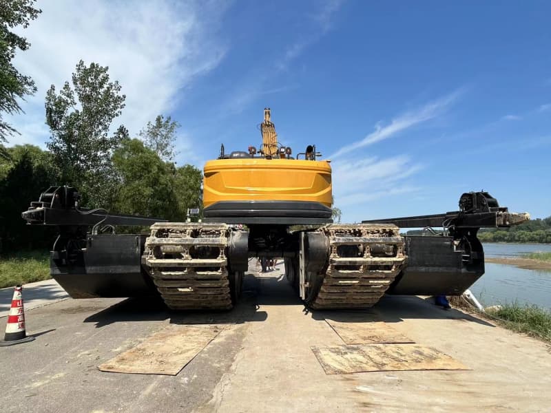 5-40T Amphibious Dredging Excavator for River Lake Port Dredging