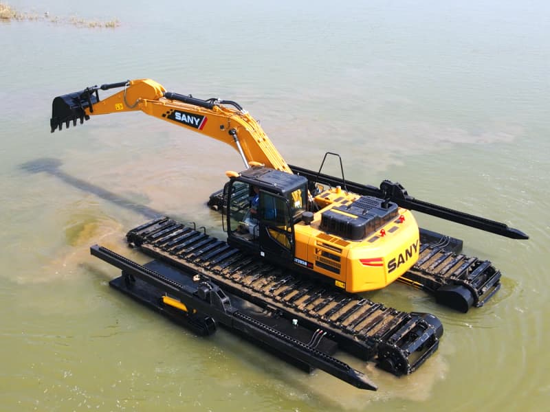 Customized Amphibious Excavator for Wetland Swamp River Dredging Applications